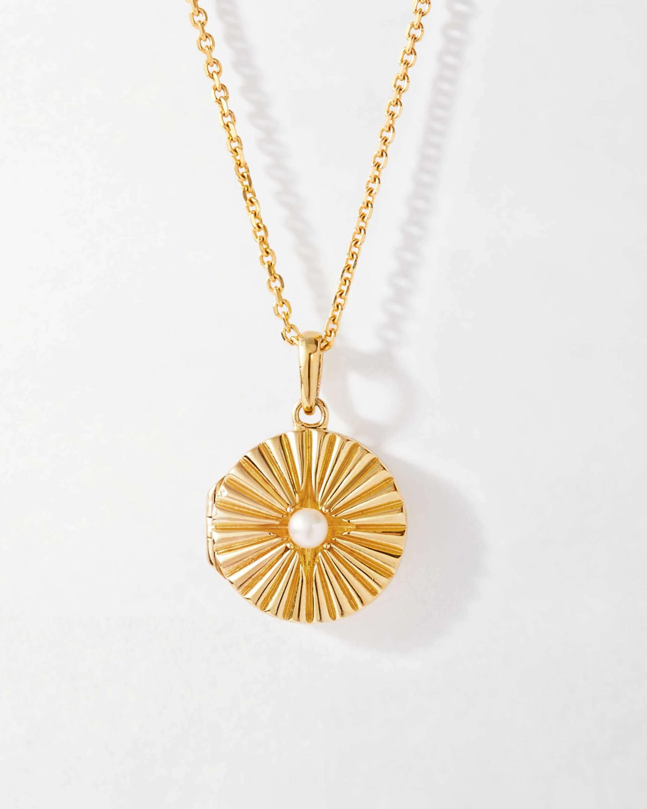 Colar Medalhão Pérola Radiante - Ouro 18K | SILLENE