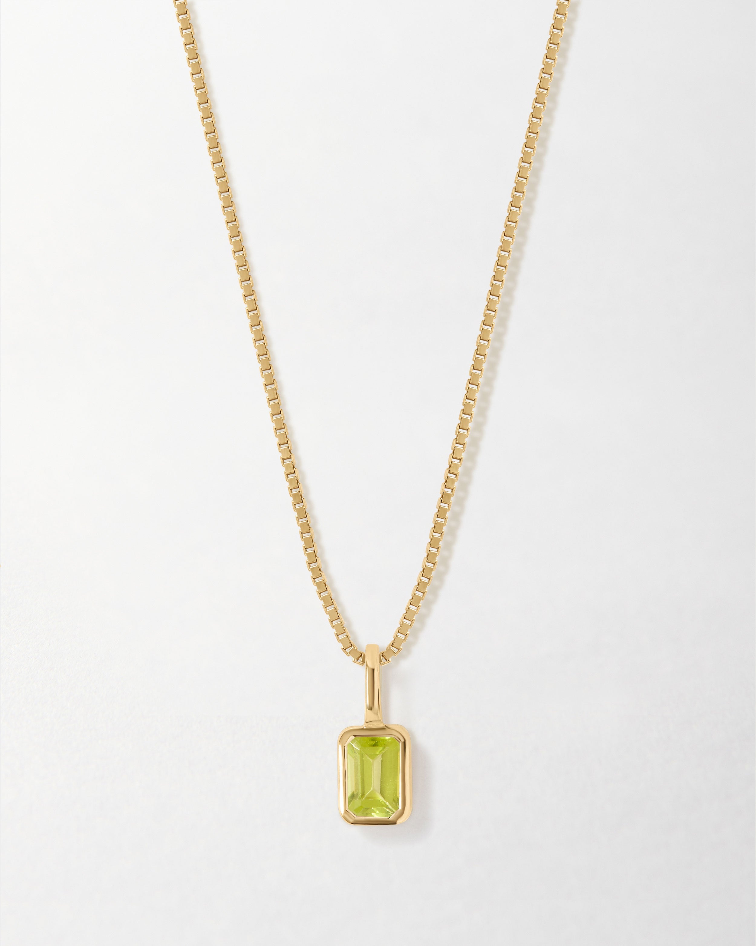 Colar Mini Oitavado Pedra do Mês - Agosto (Peridoto) - Ouro 18K | SILLENE