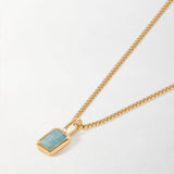 Colar Mini Oitavado Pedra do Mês - Março (Água-marinha) - Ouro 18K em uso | SILLENE