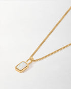 Colar Mini Oitavado Pedra do Mês - Outubro (Opala) - Ouro 18K em uso | SILLENE