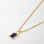 Colar Mini Oitavado Pedra do Mês - Setembro (Safira Azul) - Ouro 18K em uso | SILLENE