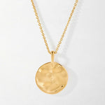 Colar Moeda - Ouro 18K | SILLENE - uso