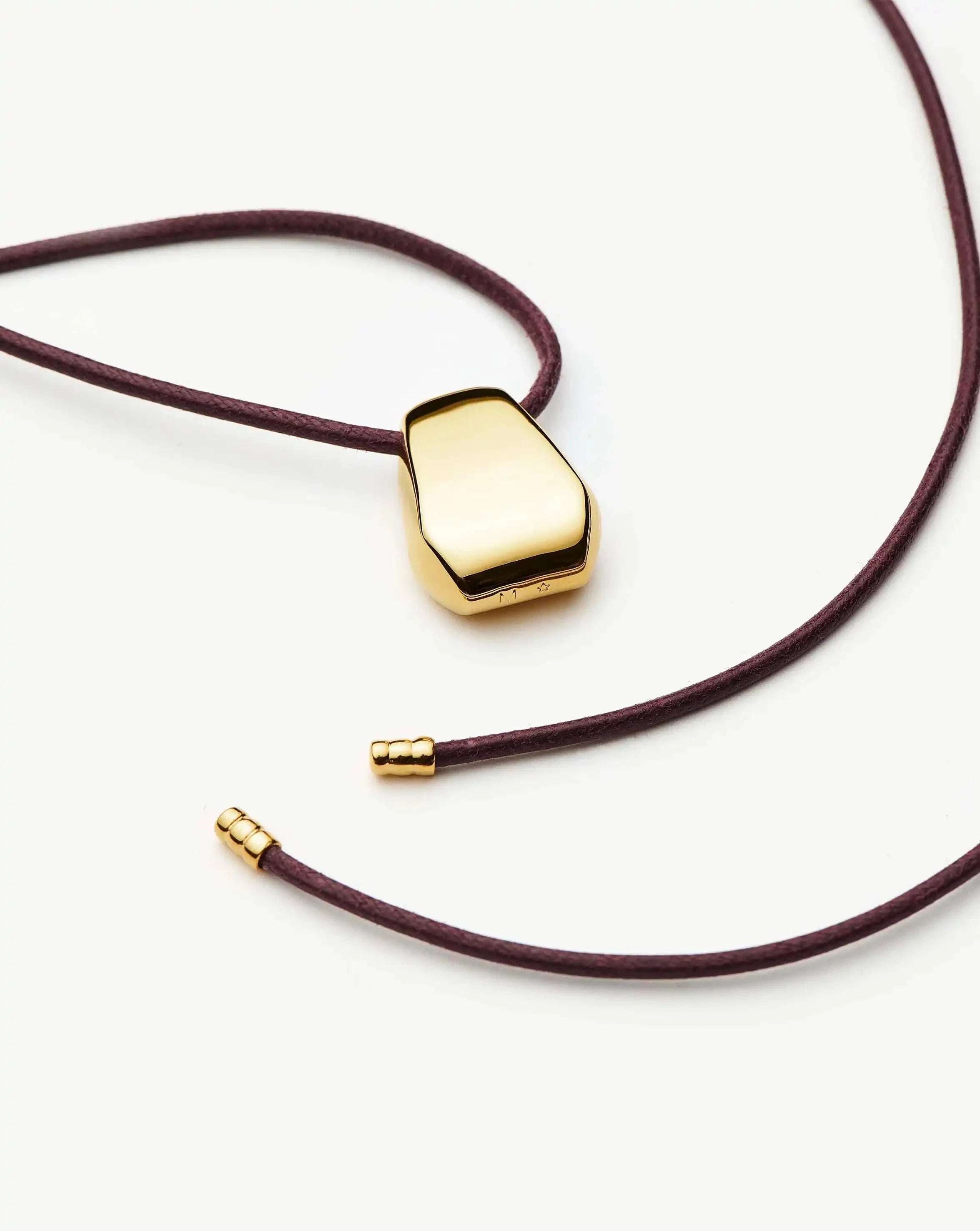 Colar Pingente Arco Cordão - Ouro 18K | SILLENE