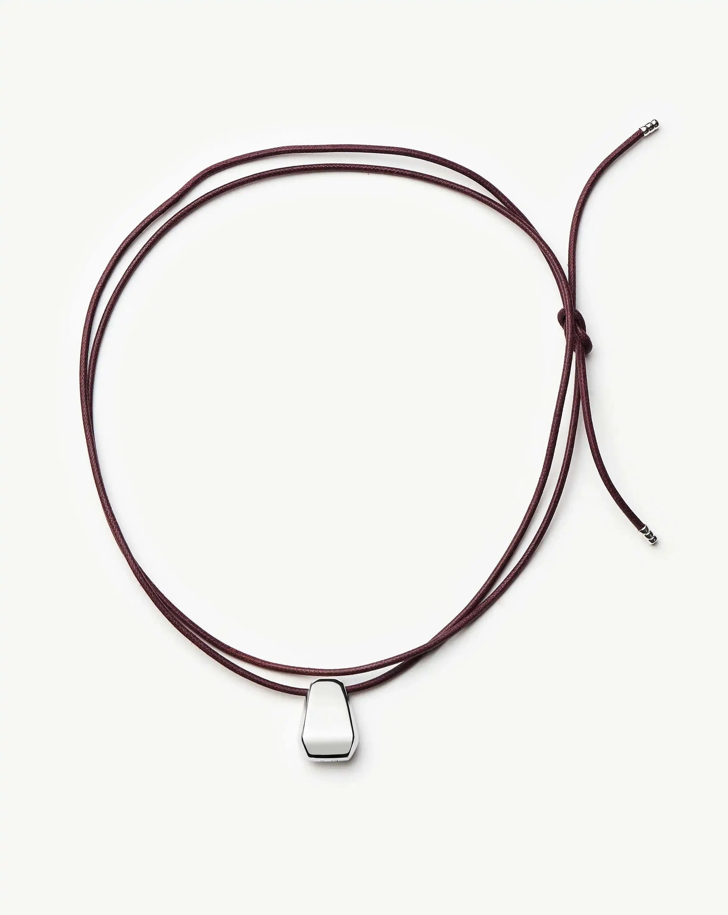 Colar Pingente Arco Cordão - Prata | SILLENE - uso