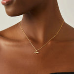 Colar Pingente Barra Cravejada - Ouro 18K | SILLENE - detalhe