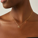 Colar Pingente Barra Cravejada - Ouro 18K | SILLENE - detalhe
