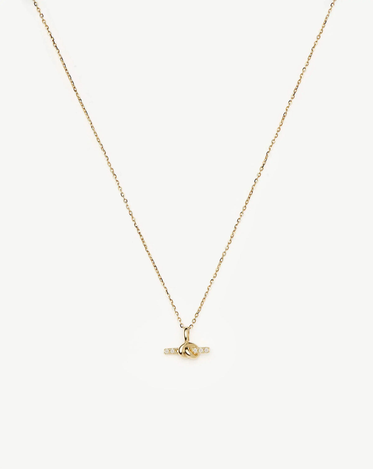 Colar Pingente Barra Cravejada - Ouro 18K | SILLENE - uso