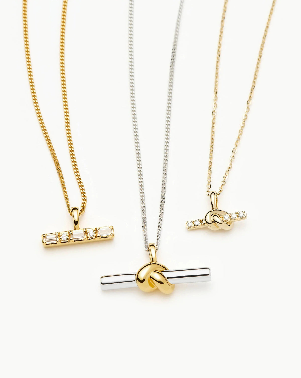 Colar Pingente Barra Cravejada - Ouro 18K | SILLENE