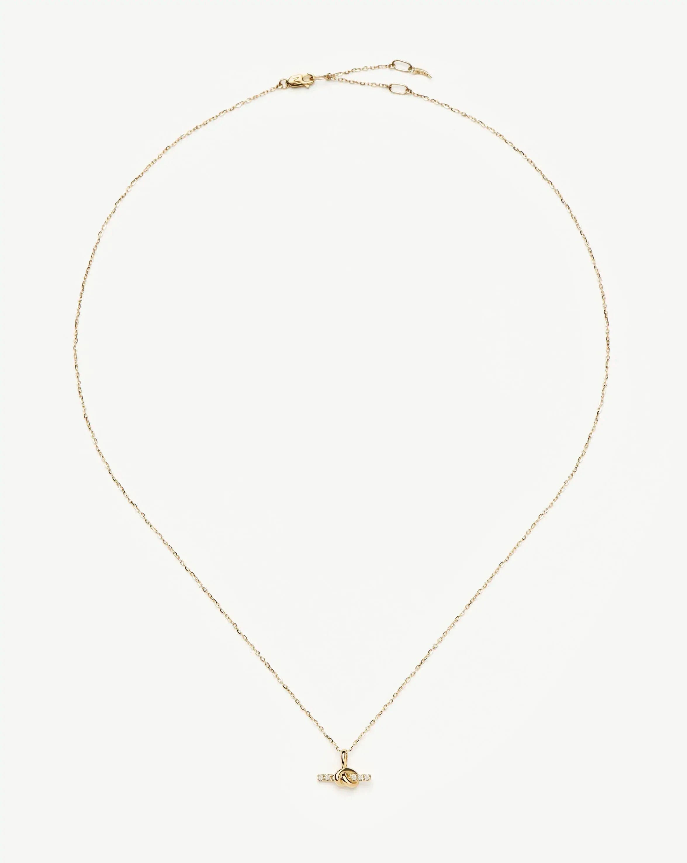 Colar Pingente Barra Cravejada - Ouro 18K | SILLENE