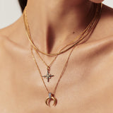 Colar Pingente Chifre Cravejado - Ouro 18K | SILLENE - detalhe