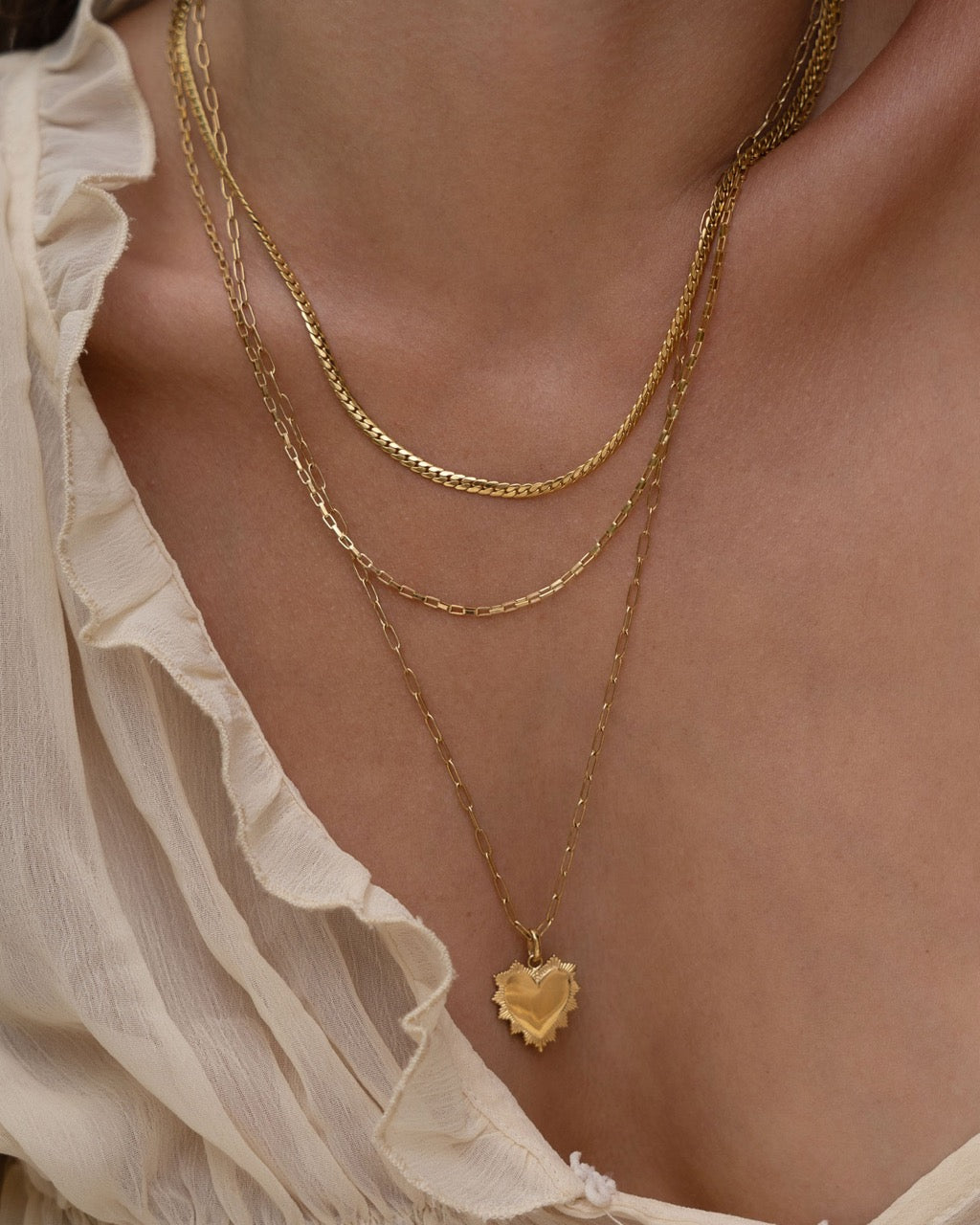 Colar Pingente Coração Rainha - Ouro 18K | SILLENE