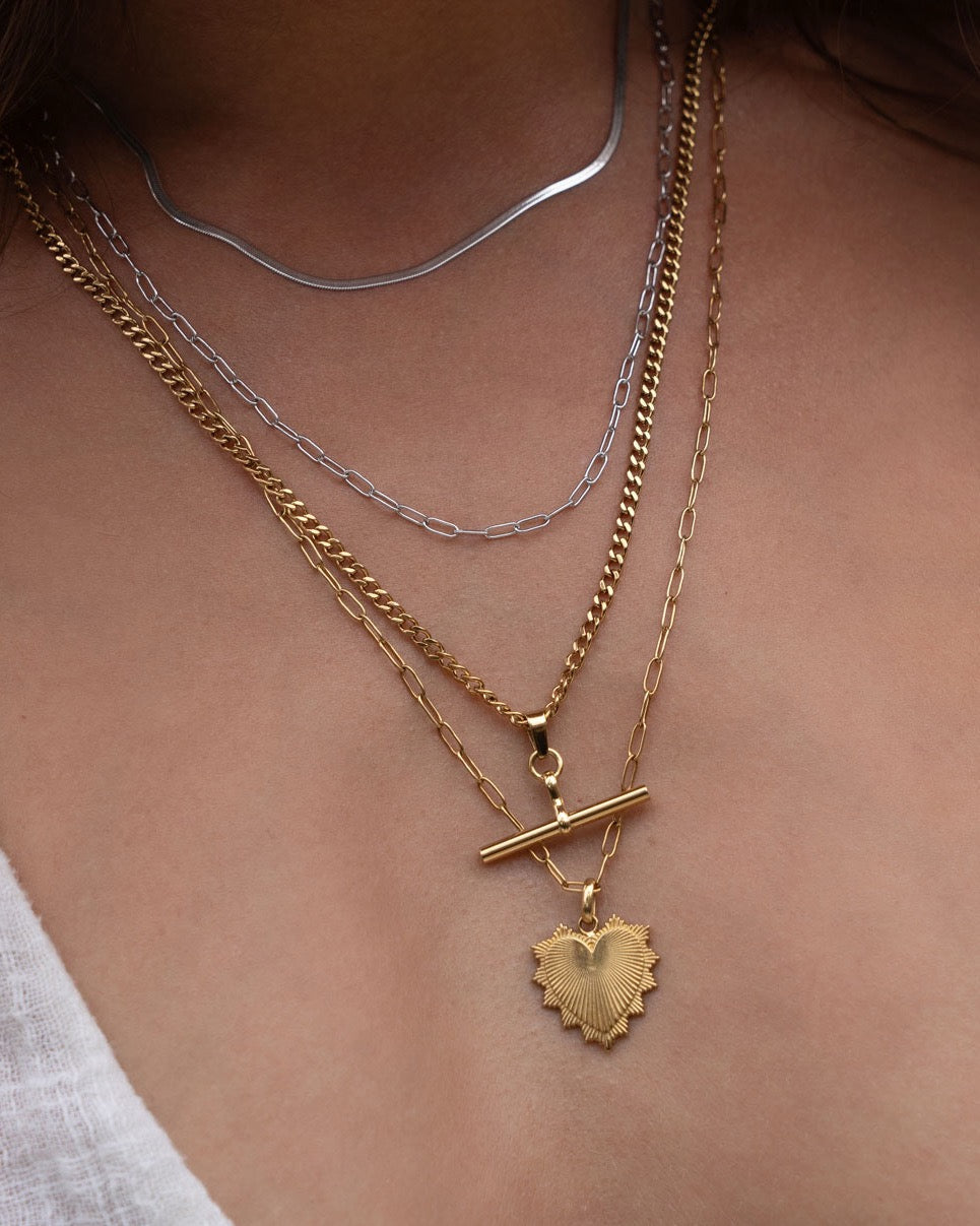 Colar Pingente Coração Rainha - Ouro 18K | SILLENE