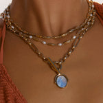 Colar Pingente Giratório Delilah - Lápis-Lazúli - Ouro 18K | SILLENE