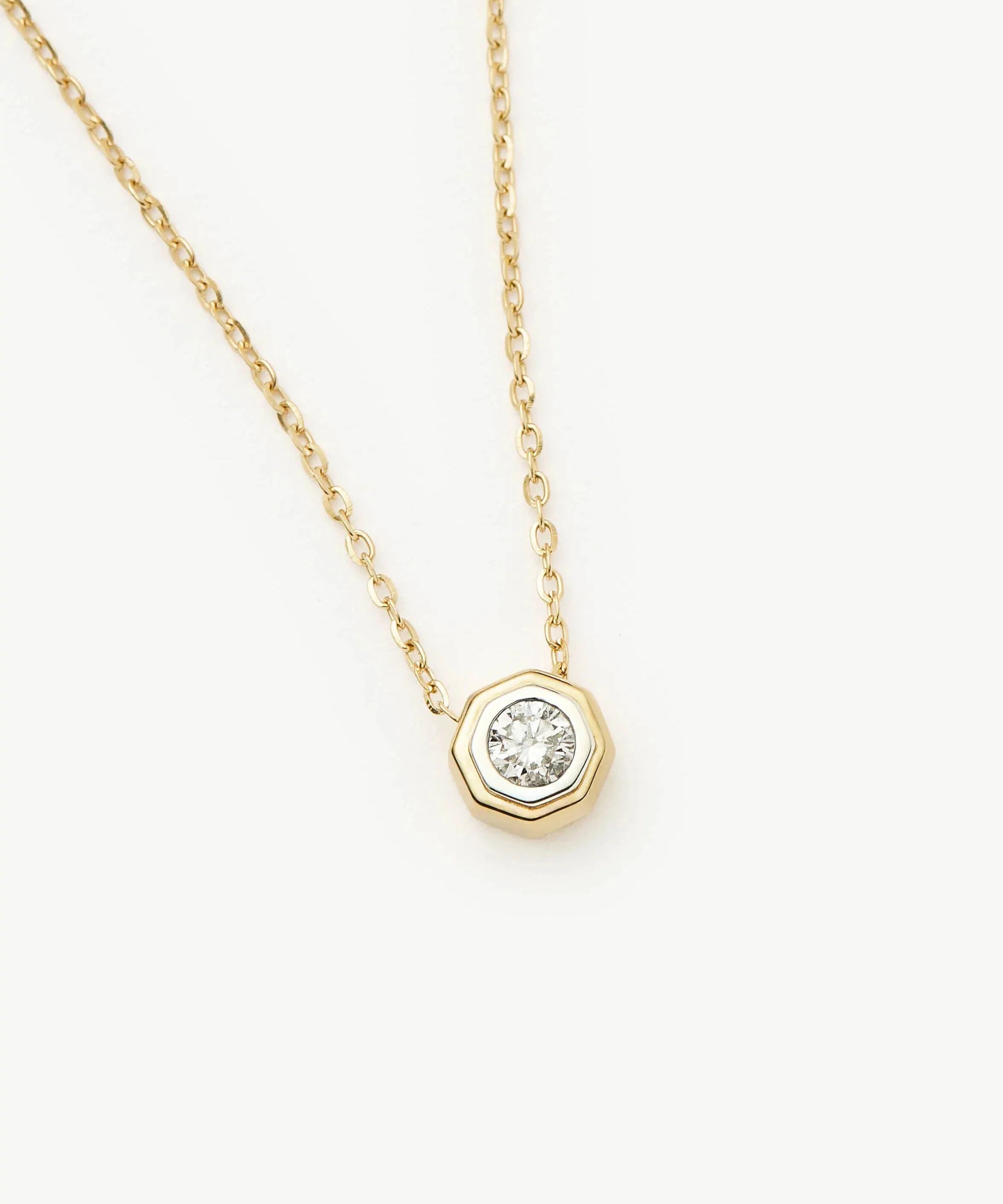 Colar Pingente Hexagonal Cristal - Ouro 18K | SILLENE