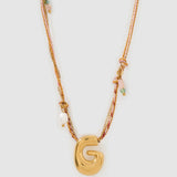 Colar Pingente Letra Bolha Rosa - Ouro 18K | SILLENE - G