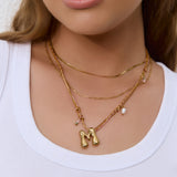 Colar Pingente Letra Bolha Rosa - Ouro 18K | SILLENE