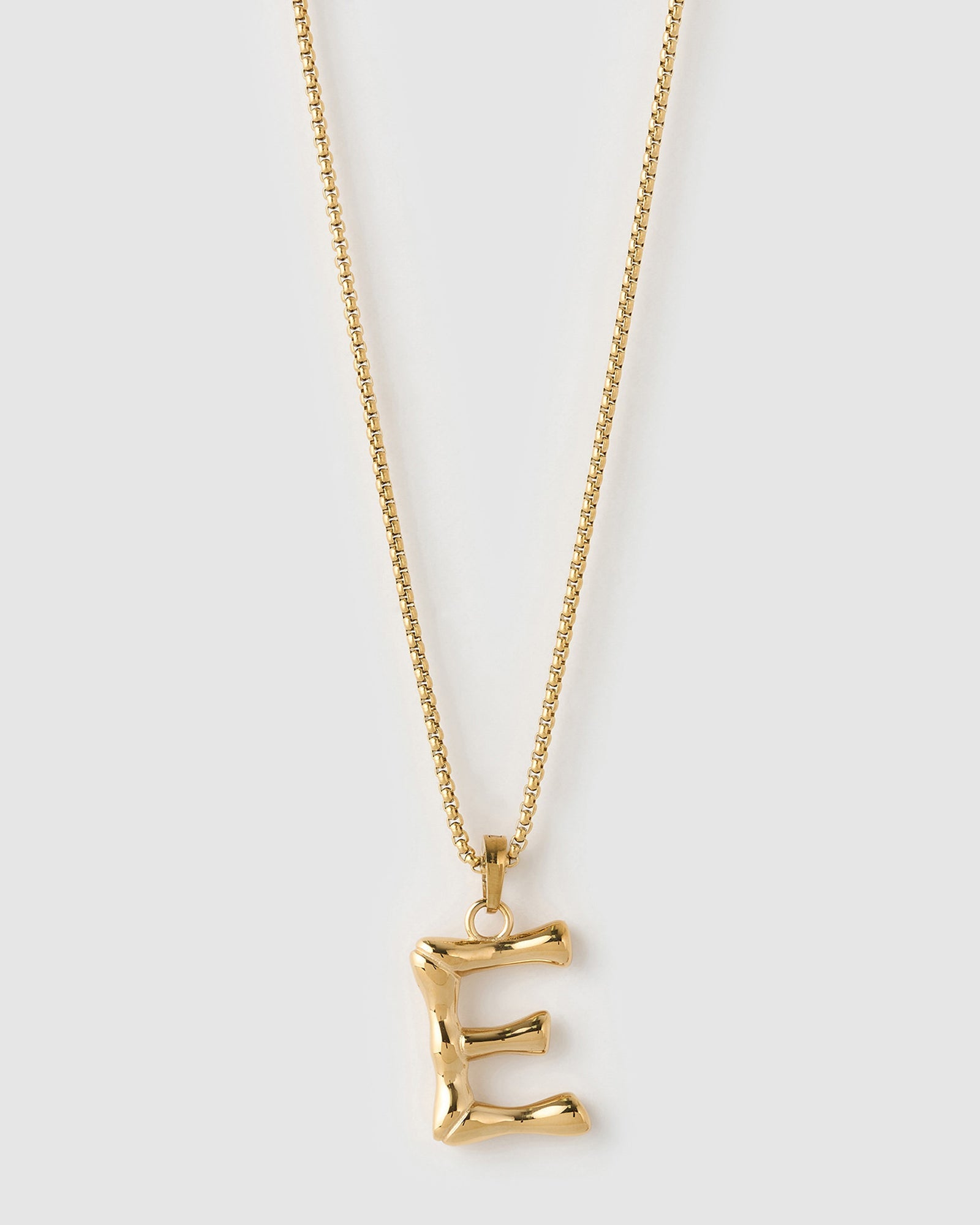 Colar Pingente Letra Luxe Grande - Ouro 18K | SILLENE - E
