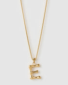 Colar Pingente Letra Luxe Grande - Ouro 18K | SILLENE - E