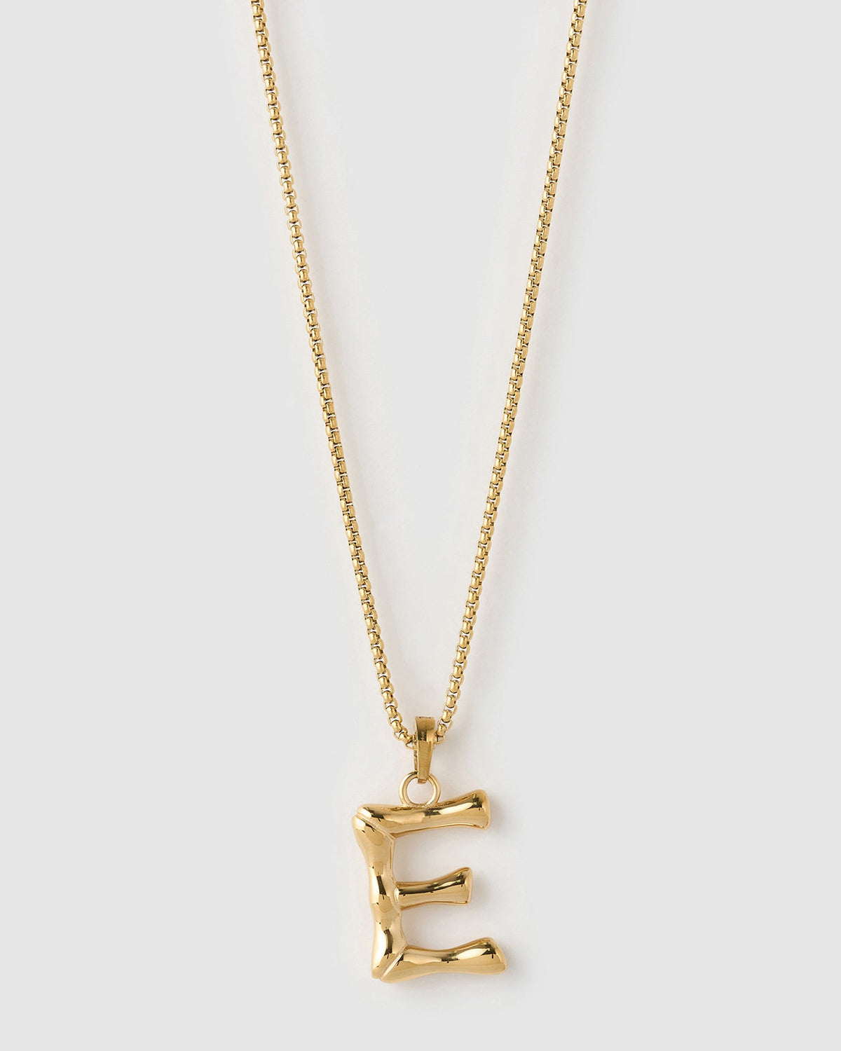 Colar Pingente Letra Luxe Grande - Ouro 18K | SILLENE - E