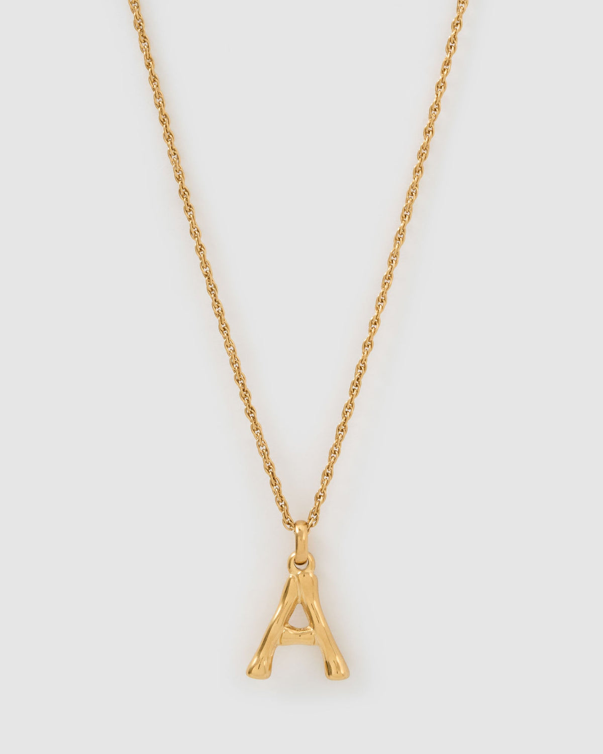 Colar Pingente Letra Luxe Pequeno - Ouro 18K | SILLENE - A