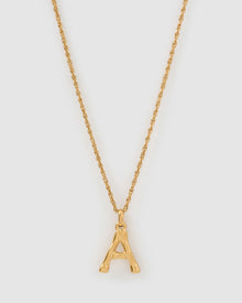Colar Pingente Letra Luxe Pequeno - Ouro 18K | SILLENE - A