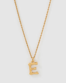 Colar Pingente Letra Luxe Pequeno - Ouro 18K | SILLENE - E