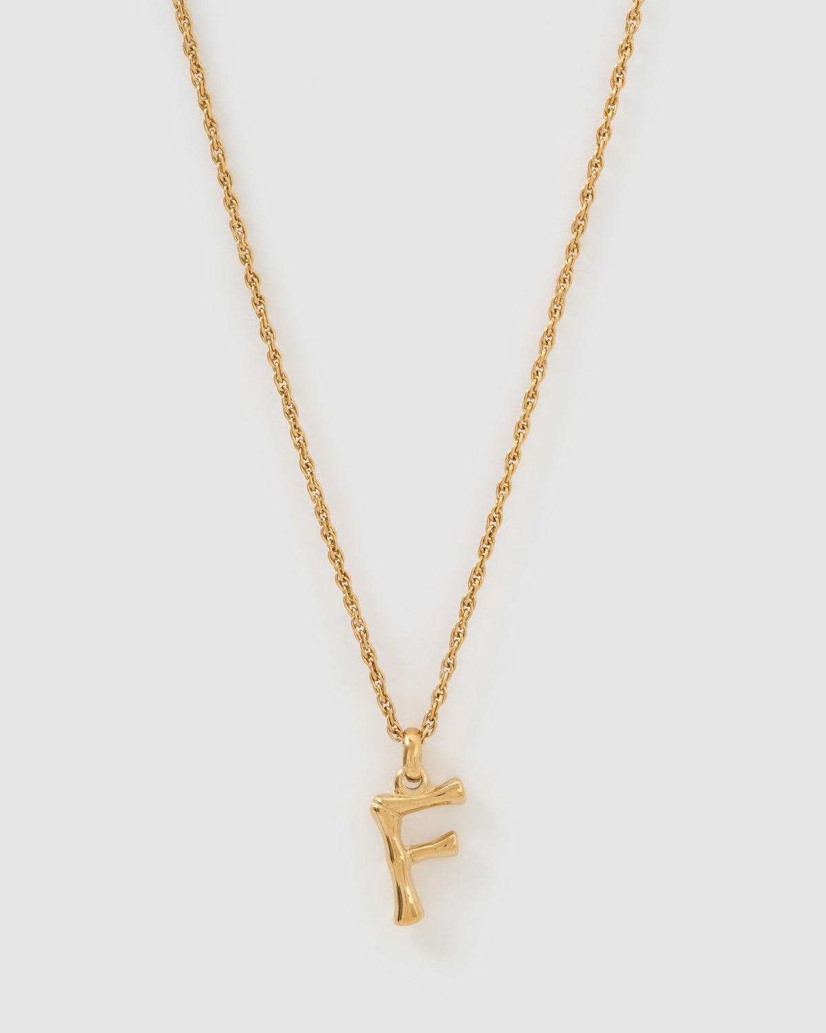 Colar Pingente Letra Luxe Pequeno - Ouro 18K | SILLENE - F