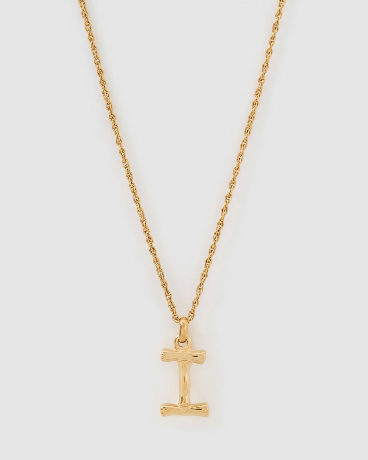 Colar Pingente Letra Luxe Pequeno - Ouro 18K | SILLENE - I