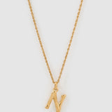 Colar Pingente Letra Luxe Pequeno - Ouro 18K | SILLENE - N