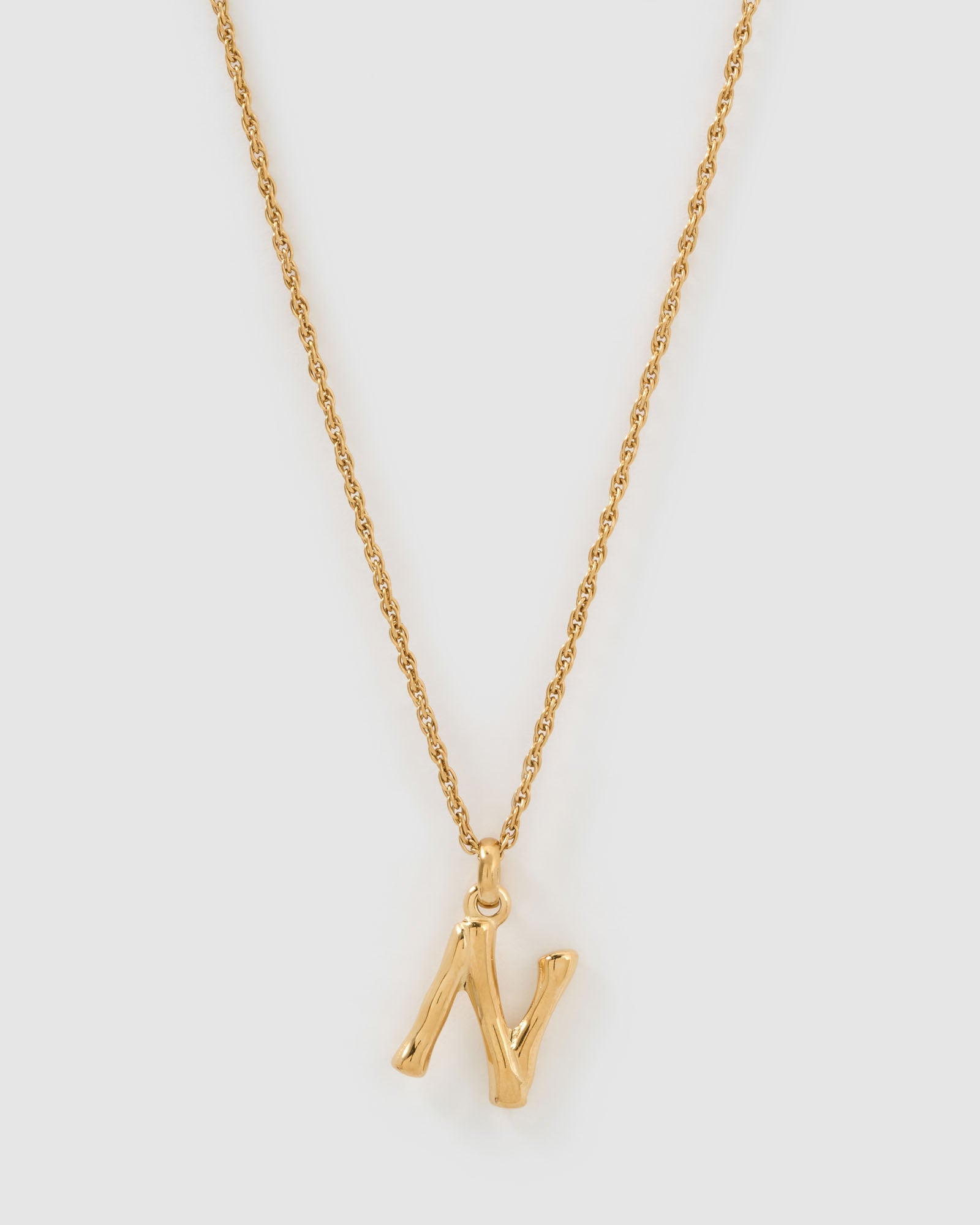 Colar Pingente Letra Luxe Pequeno - Ouro 18K | SILLENE - N