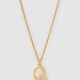 Colar Pingente Letra Luxe Pequeno - Ouro 18K | SILLENE - Q
