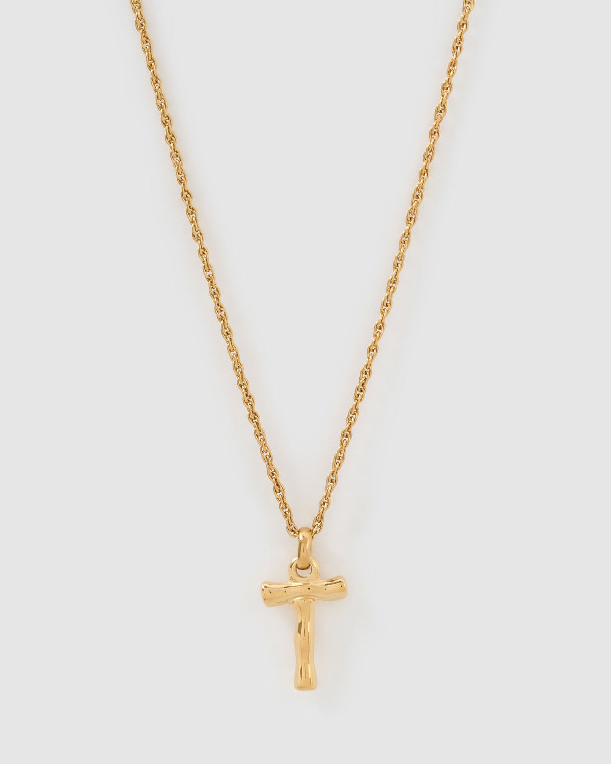 Colar Pingente Letra Luxe Pequeno - Ouro 18K | SILLENE - T