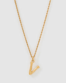 Colar Pingente Letra Luxe Pequeno - Ouro 18K | SILLENE - V