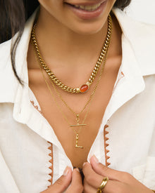 Colar Pingente Letra Luxe Pequeno - Ouro 18K | SILLENE