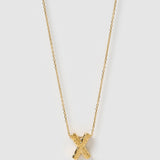 Colar Pingente Letra Marcante - Ouro 18K | SILLENE - X