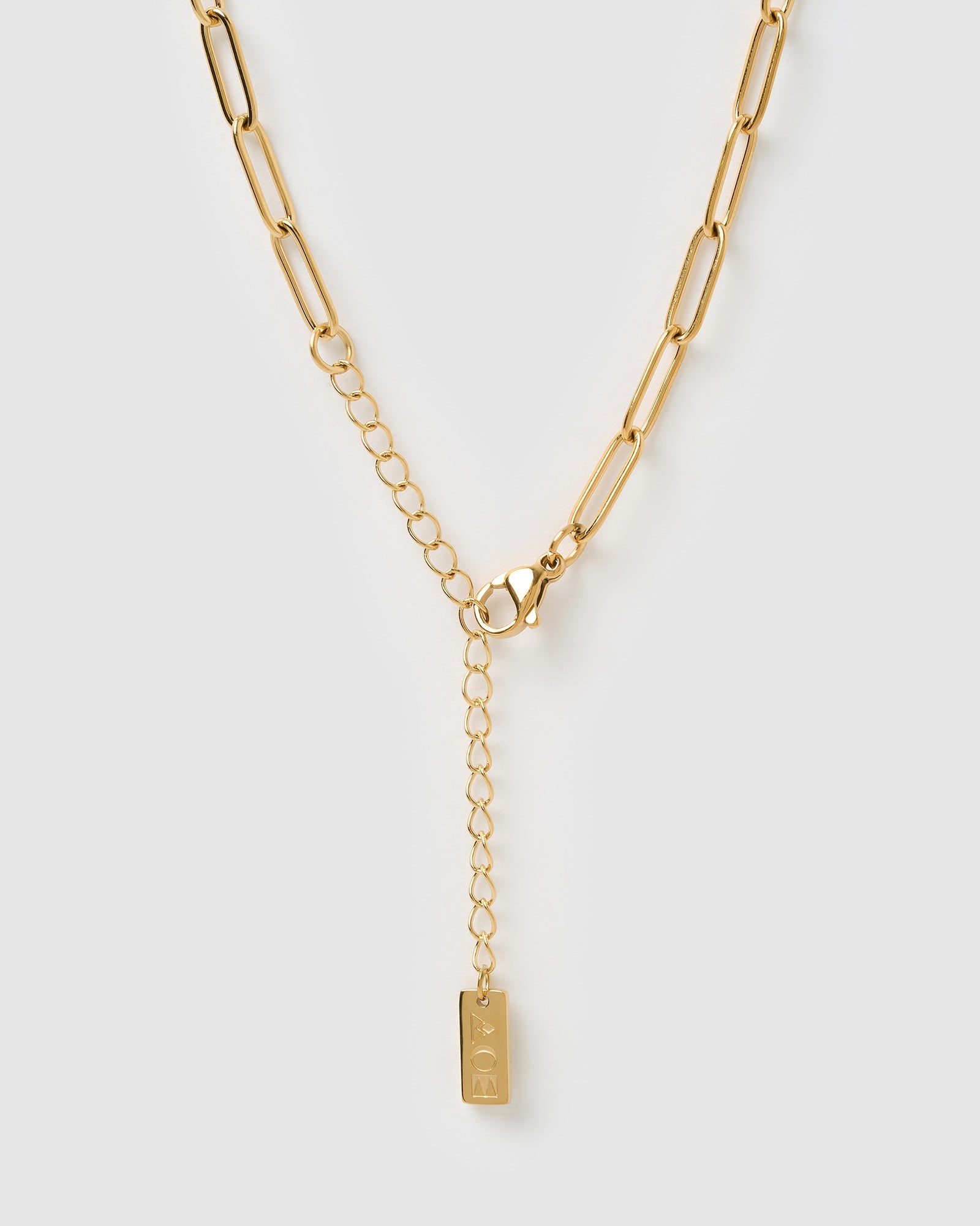 Colar Pingente Letra - Ouro 18K | SILLENE - detalhe