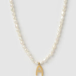 Colar Pingente Letra Pérola - Ouro 18K | SILLENE - A
