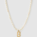 Colar Pingente Letra Pérola - Ouro 18K | SILLENE - B
