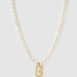 Colar Pingente Letra Pérola - Ouro 18K | SILLENE - B