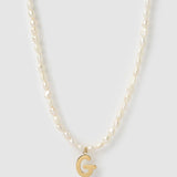 Colar Pingente Letra Pérola - Ouro 18K | SILLENE - G