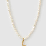 Colar Pingente Letra Pérola - Ouro 18K | SILLENE - L