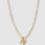 Colar Pingente Letra Pérola - Ouro 18K | SILLENE - N