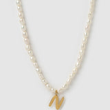 Colar Pingente Letra Pérola - Ouro 18K | SILLENE - N