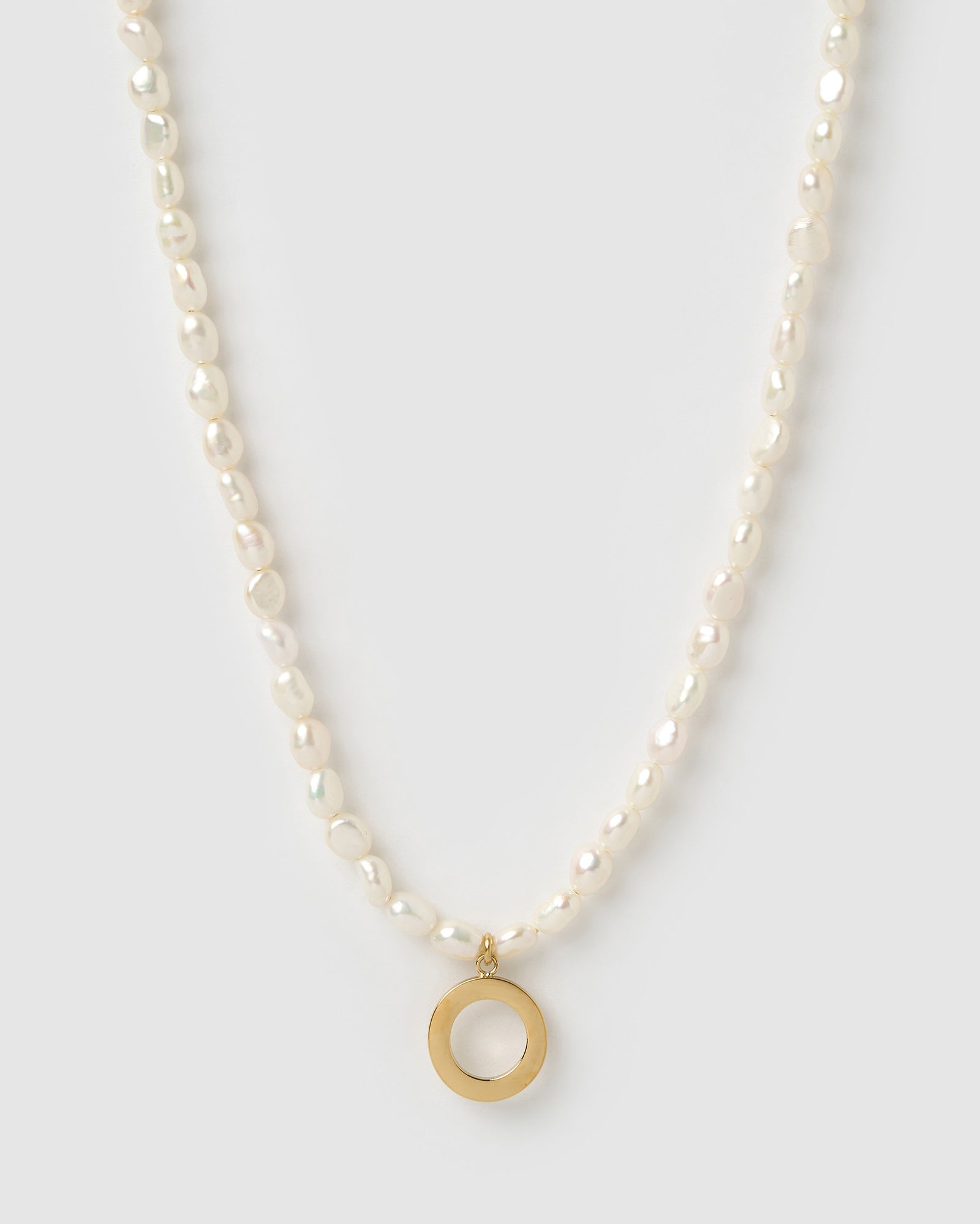 Colar Pingente Letra Pérola - Ouro 18K | SILLENE - O