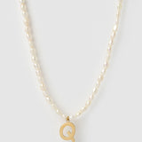 Colar Pingente Letra Pérola - Ouro 18K | SILLENE - Q