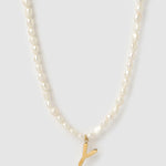 Colar Pingente Letra Pérola - Ouro 18K | SILLENE - Y