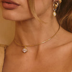 Colar Pingente Marais - Ouro 18K | SILLENE - uso