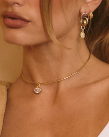 Colar Pingente Marais - Ouro 18K | SILLENE - uso