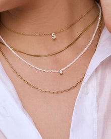 Colar Pingente Mini Inicial Cristal - Ouro 18K | SILLENE