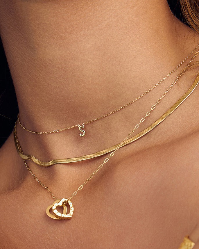 Colar Pingente Mini Inicial - Ouro 18K | SILLENE